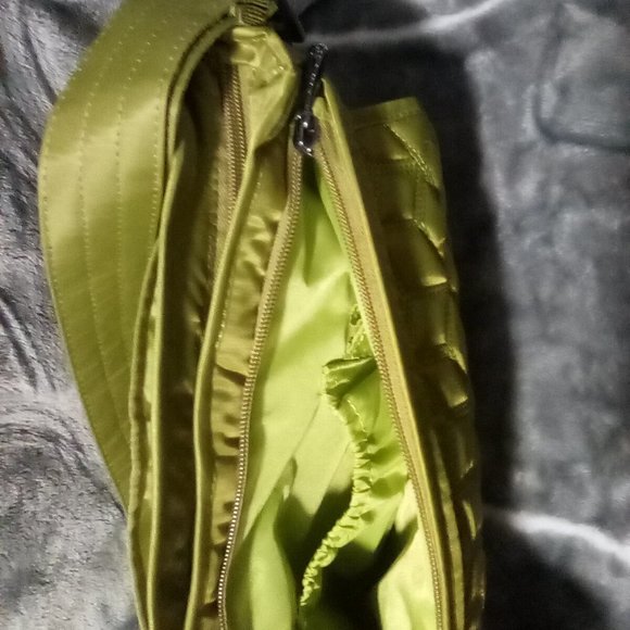 Lug Wings Crossbody in Grass Green - Picture 3 of 10